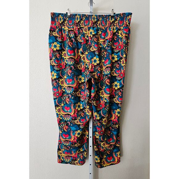 Lucy & Yak Colorful Floral Cropped Pants - Picture 2 of 16